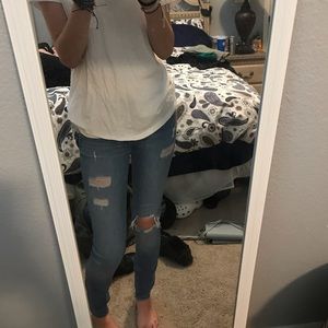 0R Hollister Ripped Jeans
